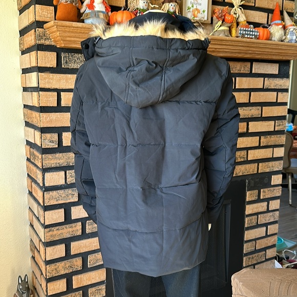 Black puffer long coat with faux fur hood size Large - Picture 13 of 16